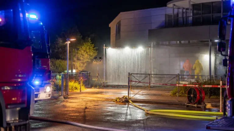 Chlorgasaustritt im Erlebnisbad Bleiburg: Spezialkräfte stoppten Leck, Entwarnung um 2.30 Uhr