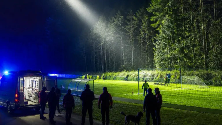Drohne lokalisiert abgängigen 47‑Jährigen in Breitenfurt: Einsatz in Bezirk Mödling