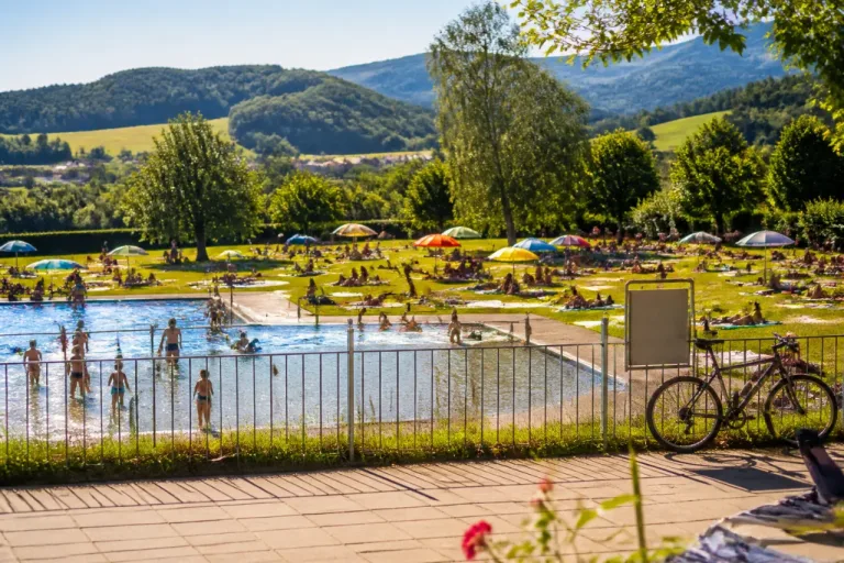 Freibad Lilienfeld: Treffpunkt für Familien, Ferienbetreuung und Stammgäste an heißen Tagen