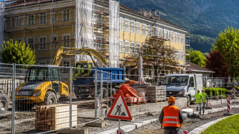 Gemeinderat gibt grünes Licht: Sanierung Volksschule Egg startet, mehrere Infrastrukturprojekte beschlossen