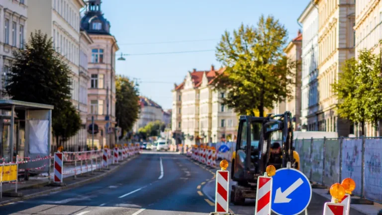 Graz: Großbaustelle auf der Glacisstraße startet – Einschränkungen für Verkehr und Buslinien