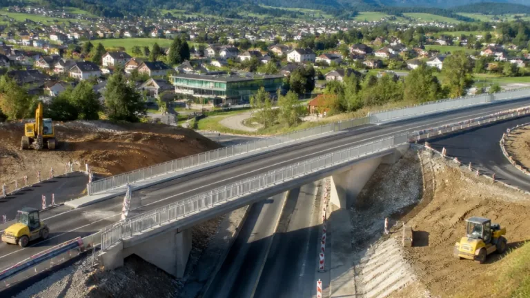 Gröbming: Neuer niveaufreier Anschluss mit Brücke soll B 320 sicherer und leistungsfähiger machen