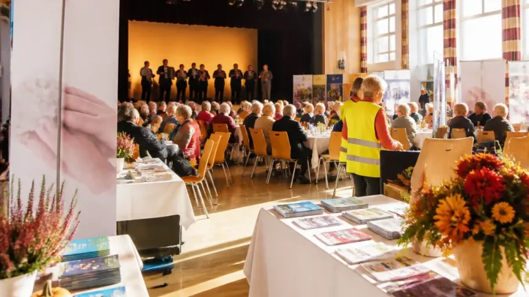 Gut besuchter Seniorentag in der Rohrbachhalle stärkt lokale Gemeinschaft