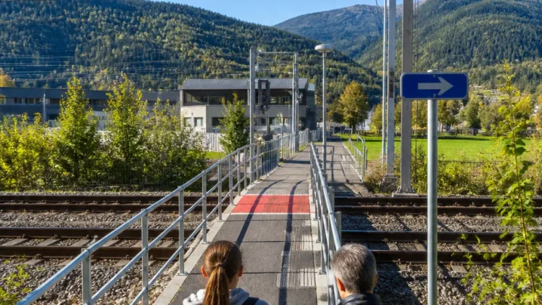 Hermagor eröffnet neuen Fußgängerübergang zur schnelleren Verbindung ins Burgermoos