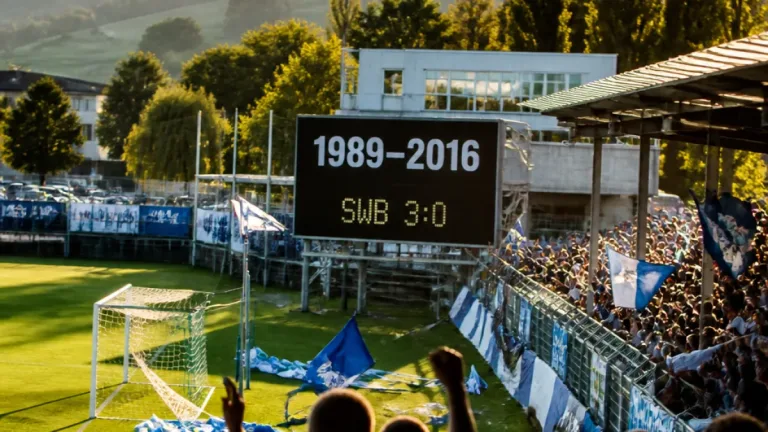 Historische Duelle: FC Hard und Schwarz‑Weiß Bregenz im Überblick