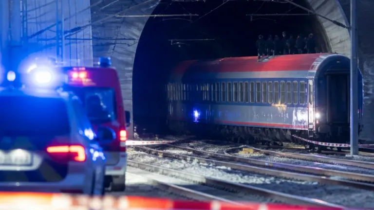Jugendliche auf Zugdach: Koralmbahntunnel bei Kühnsdorf stundenlang gesperrt