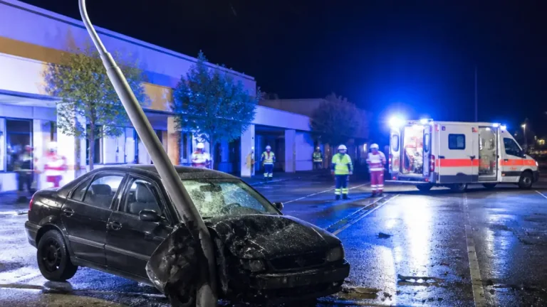 Jugendliche bei Parkplatzunfall in Leonding verletzt – Mitfahrerin ins Kepler Klinikum gebracht