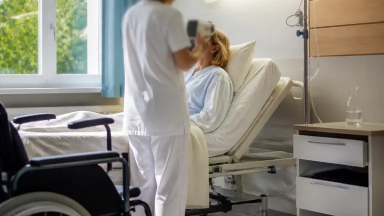 Landesklinikum Horn modernisiert Augenabteilung: mobile Messung direkt am Bett