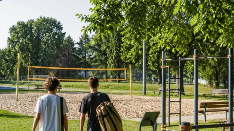 Lehener Park jetzt mit neuem, kostenlosem Beachvolleyballplatz