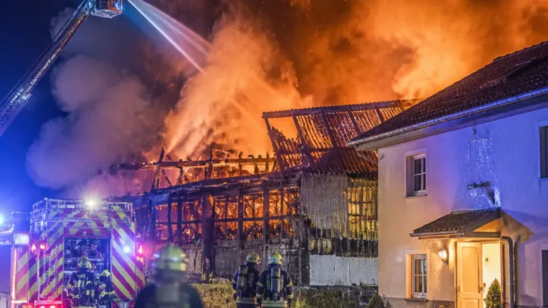 Nächtlicher Großbrand in St. Marein-Feistritz: Wirtschaftsgebäude völlig zerstört