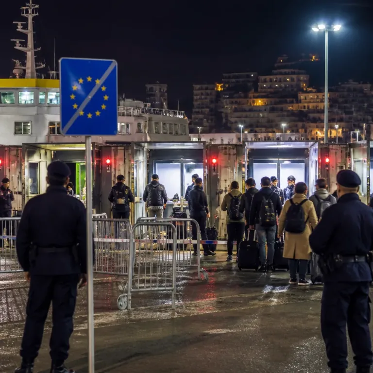 Italien setzt Schengen-Regelungen gegenüber Spanien zeitweise aus — gezielte Kontrollen geplant