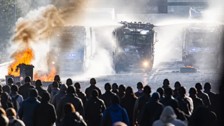 Frankreich: Hunderttausende auf der Straße – Eskalationen in mehreren Städten