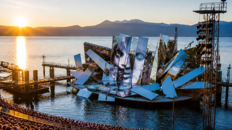 Premiere von «La traviata» auf der Seebühne prägt den Sommer in Bregenz