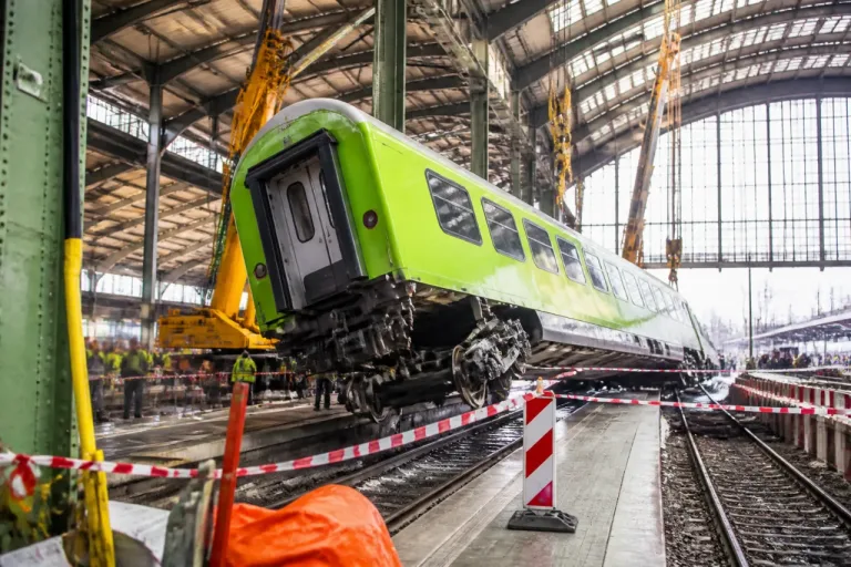 Rangierunfall in Stuttgart: Entgleister Zug legt Gleise 8 bis 11 lahm