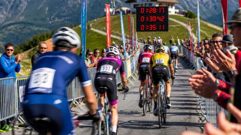 Rekord und enge Duelle: Hornradrennen in Kitzbühel begeistert mit neuem Streckenbestwert