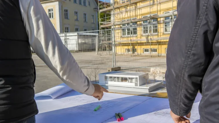Sanierung der Volksschule Reutte: Kostenlimit von 16 Mio. Euro nun infrage gestellt