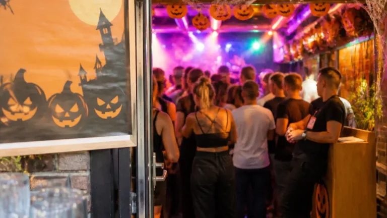 Summerween im Mary's: Influencer-Party belebt Nachtleben in Wiener Neustadt