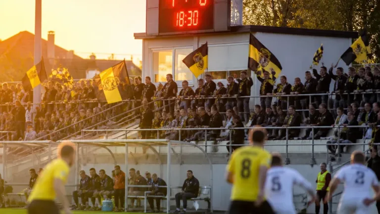 SV Feldkirchen feiert deutlichen Heimsieg gegen Ludmannsdorf vor 450 Zuschauern