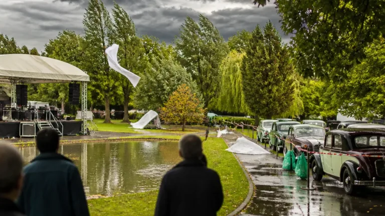 Teichfest Pitten zieht viele Besucher an – Unwetter beendet Sonntag vorzeitig