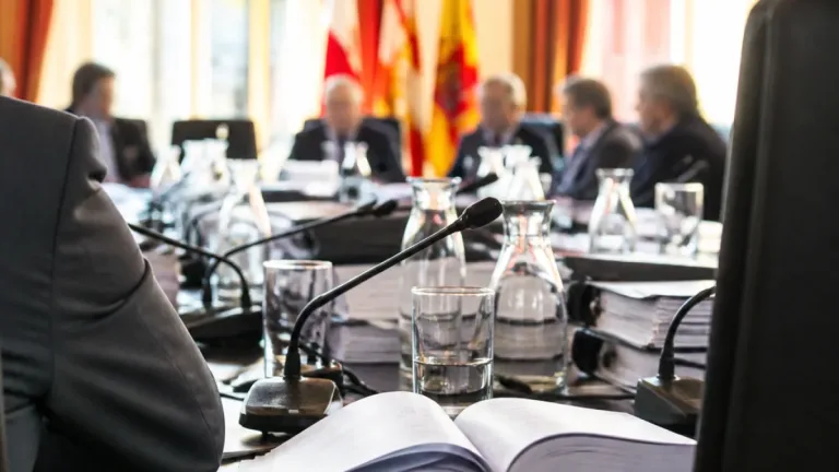 U-Ausschuss schließt: Bericht attestiert Aufsicht Funktionieren, Debatte um Nebau bleibt offen
