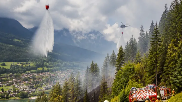 Waldbrand bei Wildermieming weitgehend eingedämmt – nur noch Glutnester