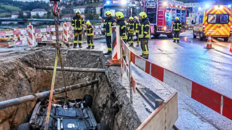 Zwei Fahrzeuge durchbrechen Absperrungen bei Brückenbaustelle auf B137 – Feuerwehr im Einsatz